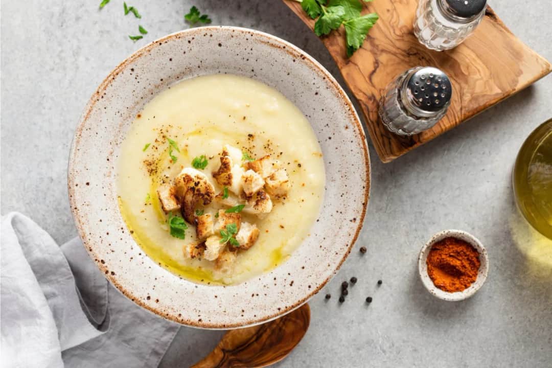 Tradycyjna zupa kalafiorowa jak u babci – prosty przepis na domowy smak