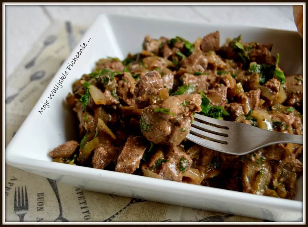 Jaki sos do wątróbki drobiowej? Odkryj najlepsze przepisy i smaki