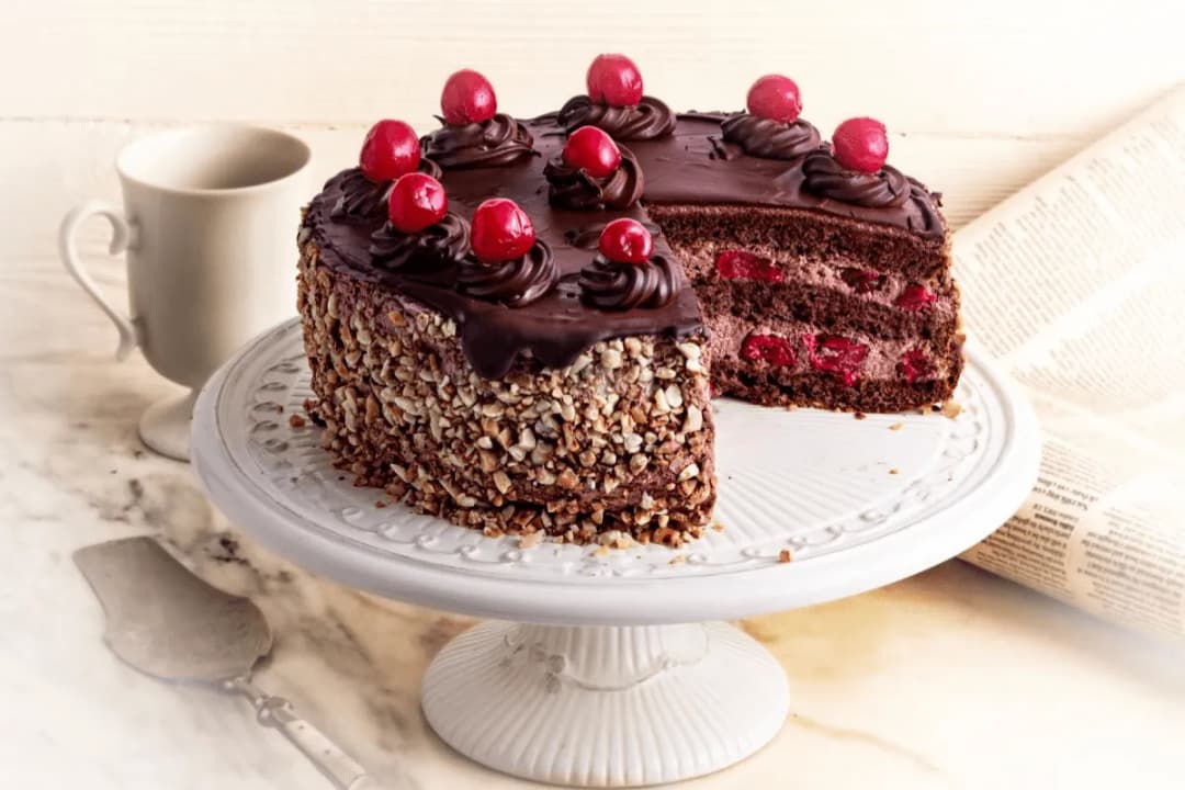 Czym nasączyć tort czekoladowy, aby był wilgotny i pełen smaku?