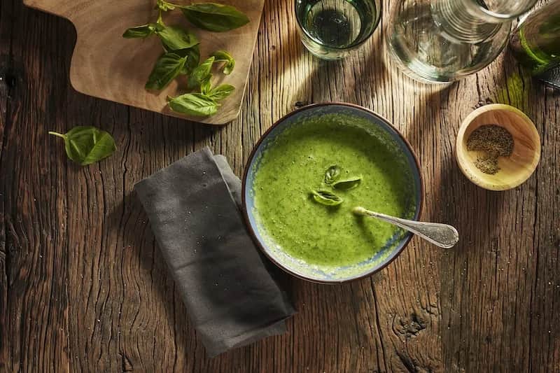 Jak zrobić pyszną zupę z cukinii – prosty przepis krok po kroku dla każdego