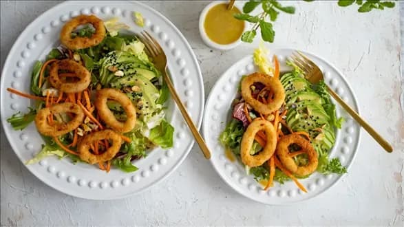 Najlepsze sałatki do owoców morza – proste przepisy i inspiracje