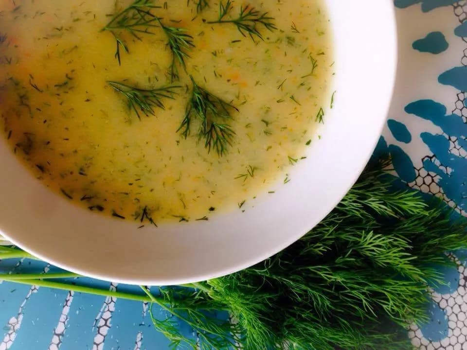 Jak ugotować pyszną zupę koperkową – prosty przepis krok po kroku