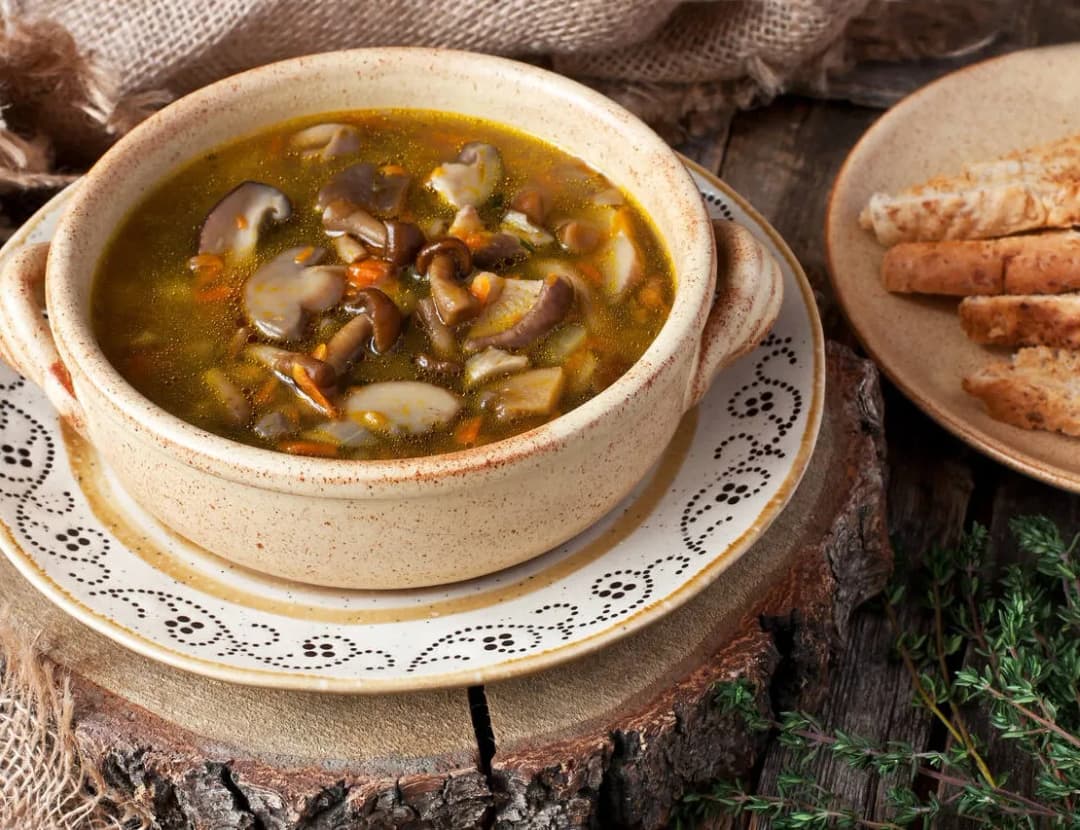 Ile gotować zupę grzybową, aby uzyskać idealny smak i aromat