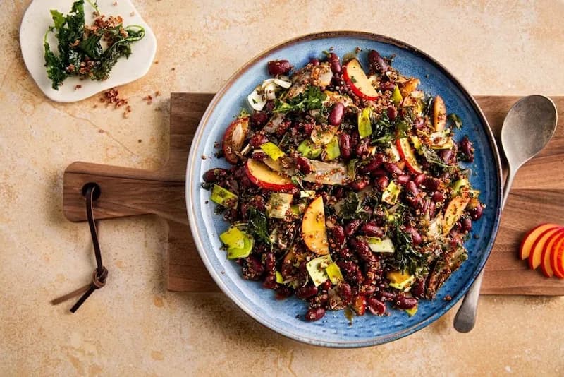 Jak zrobić sałatkę z jarmużem – proste przepisy na zdrowe danie