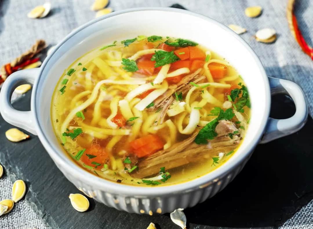 Na jakim mięsie gotować zupę, aby uzyskać wyjątkowy smak?