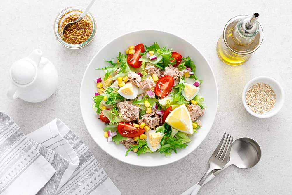 Jaki tuńczyk do sałatki? Wybierz zdrową opcję i uniknij tłuszczu