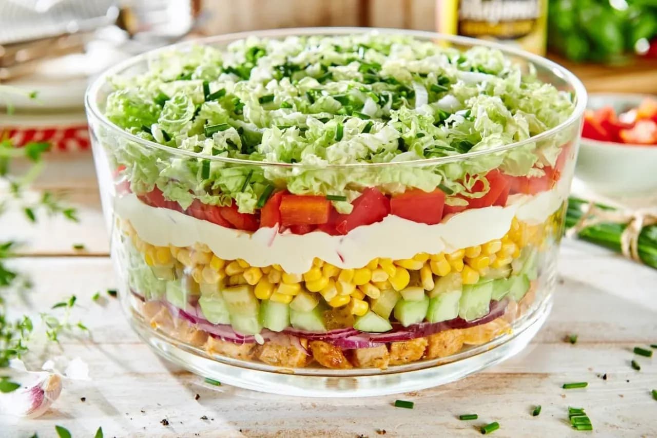 Sałatka gyros: ogórek kiszony czy konserwowy - który wybór jest lepszy? Sałatka gyros: ogórek kiszony czy konserwowy - który wybór jest lepszy?