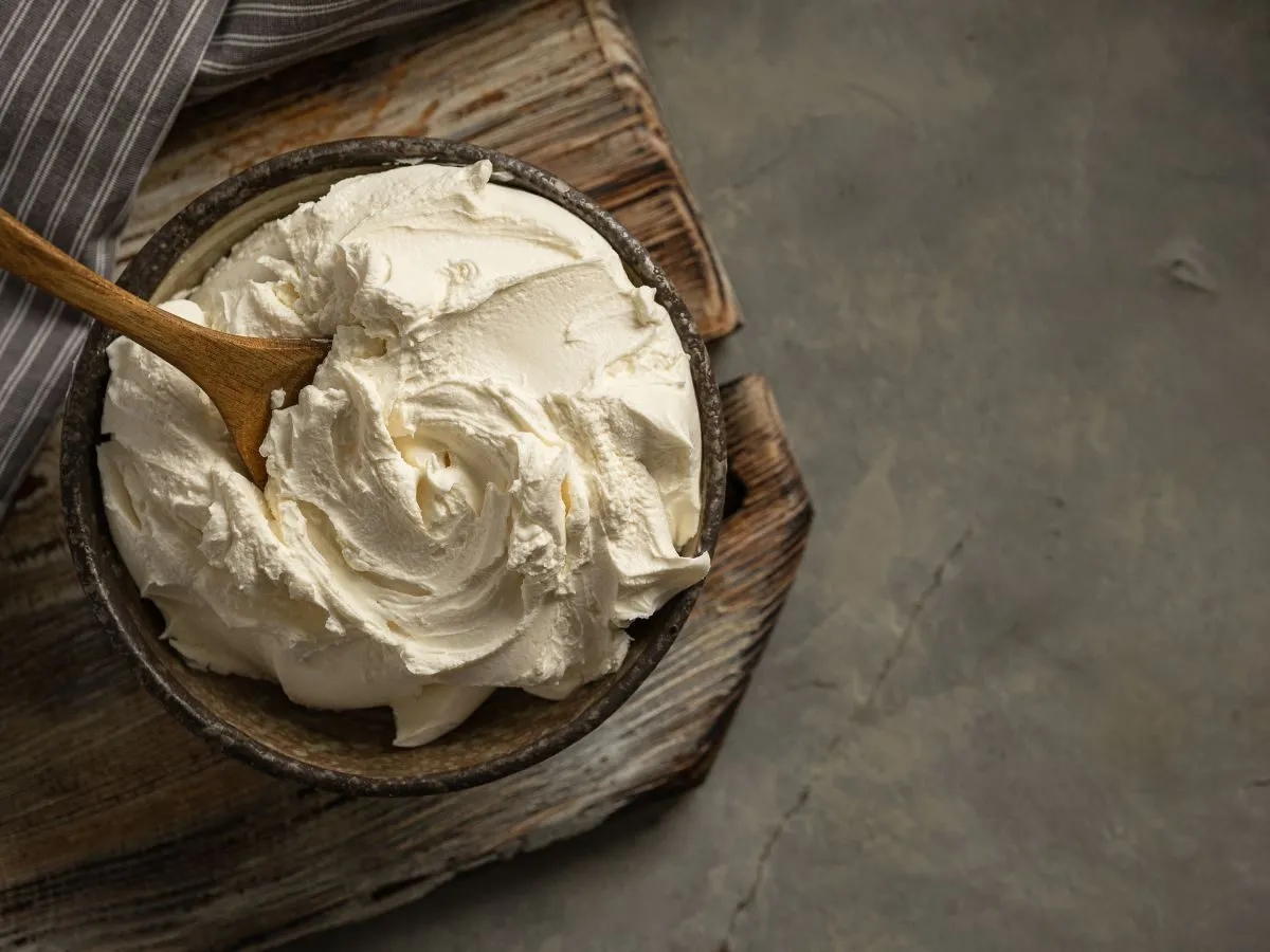 Czym zastąpić serek topiony w zupie? Sprawdzone alternatywy i porady