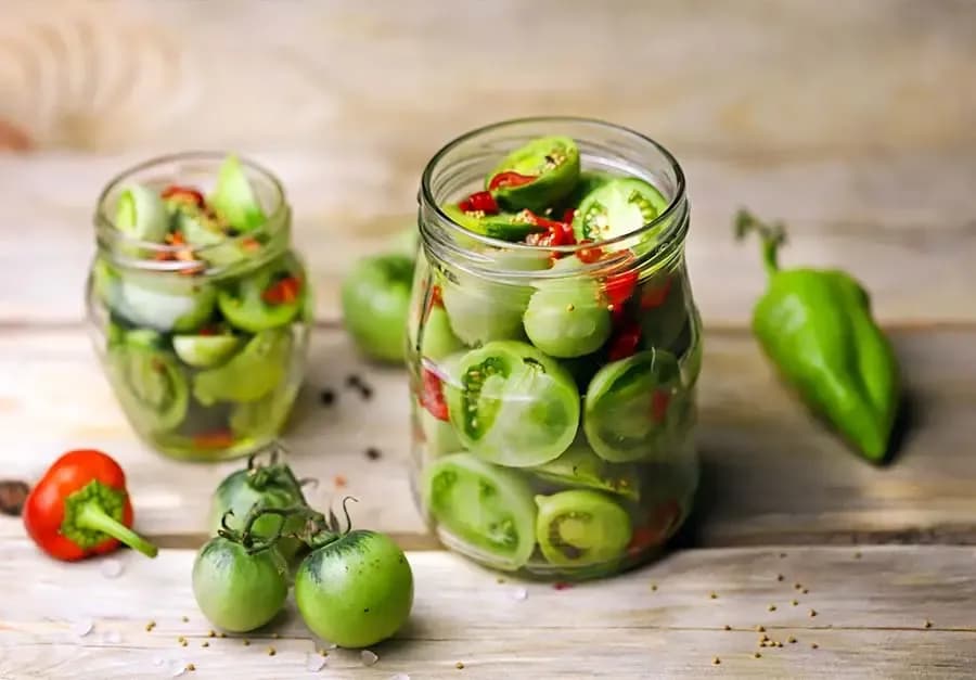 Czy sałatka z zielonych pomidorów jest zdrowa? Wartości odżywcze i zagrożenia