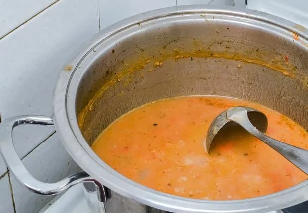 Czy zamrożenie zupy ze śmietaną psuje jej smak? Praktyczne porady i alternatywy