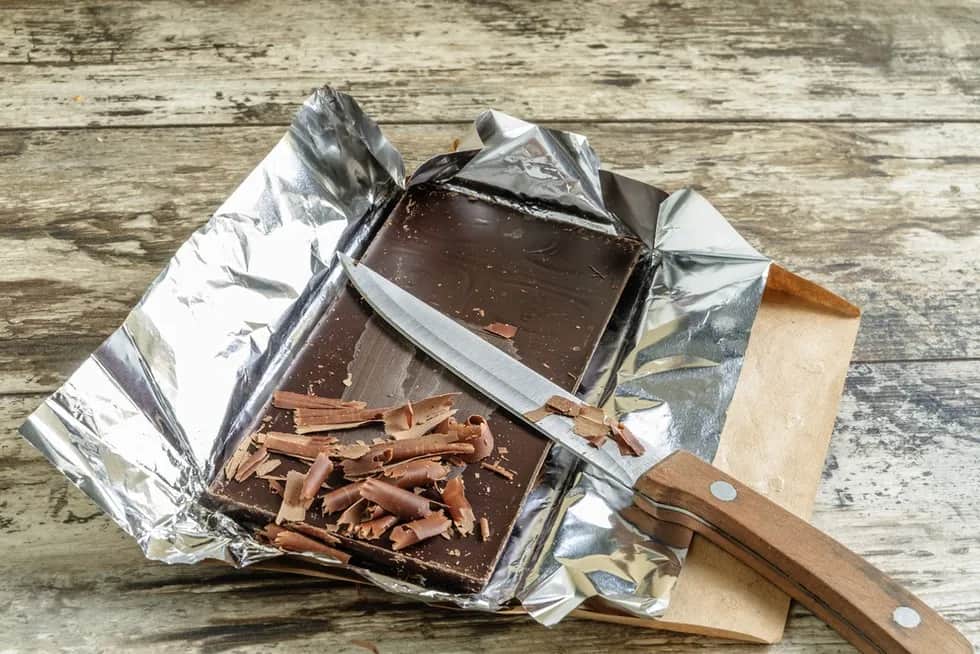 Jak zrobić wiórki czekoladowe w domu - proste metody i porady