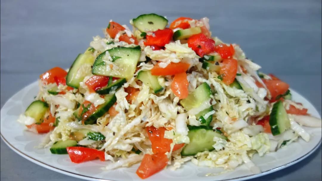 Jak zrobić sałatkę z kapusty pekińskiej, która zaskoczy Twoich gości