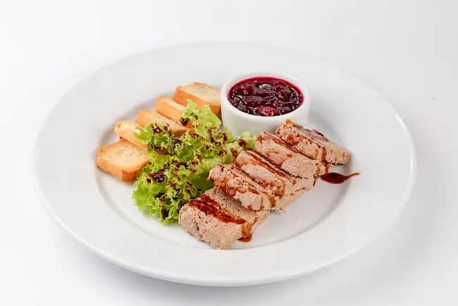 Ile kalorii ma pasztet? Zaskakujące różnice w kaloryczności!